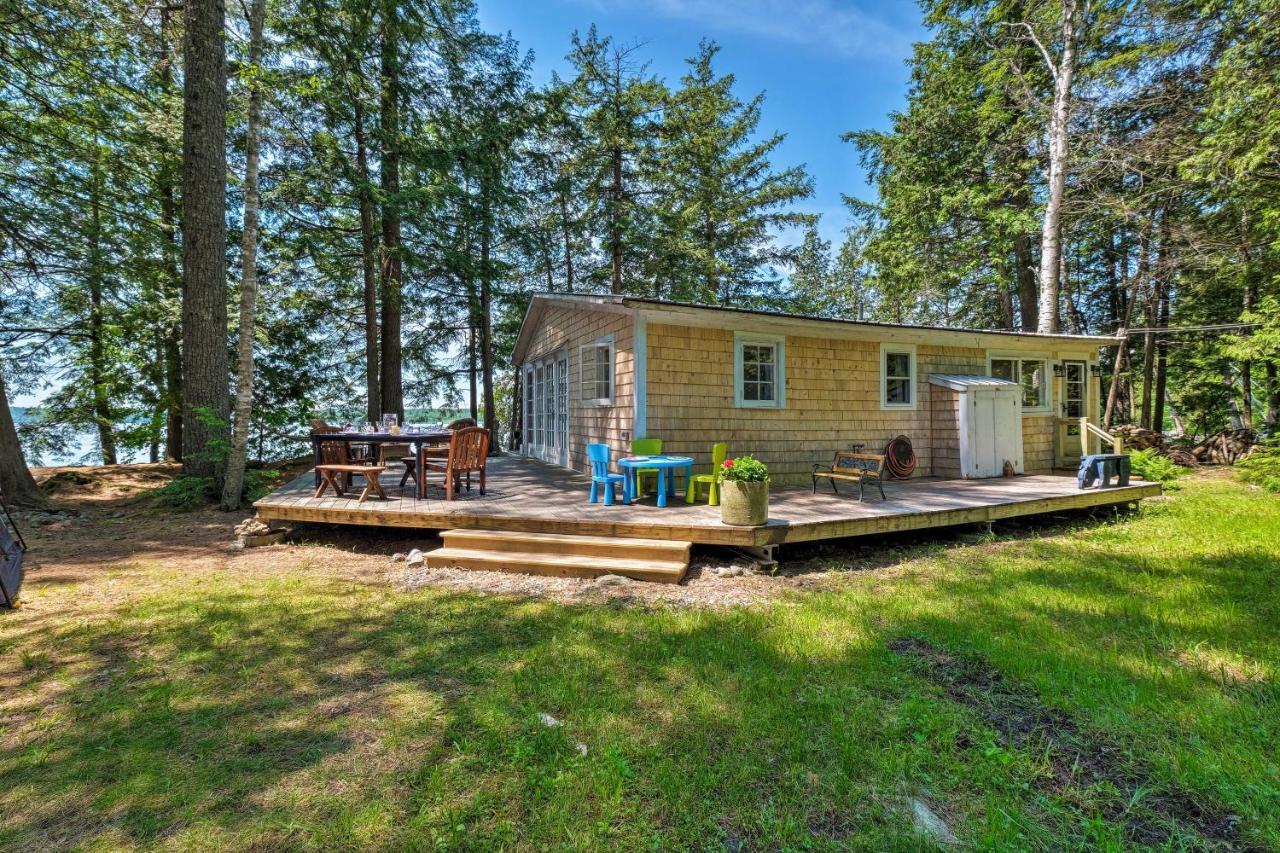 Cozy Lakefront Madison Cabin With Dock And Kayaks Villa Exterior photo